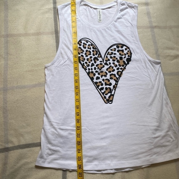 Leopard Print Heart White Muscle Shirt Women’s Size Large - Picture 6 of 6